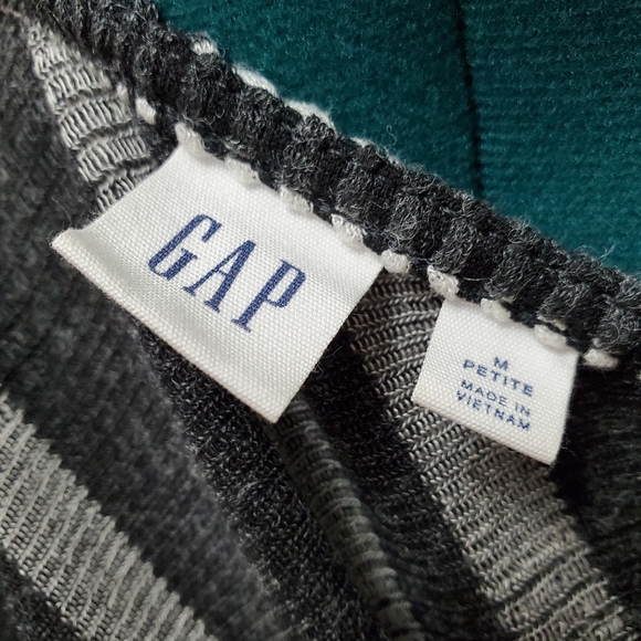 GAP Grey and White Striped Knit Dress - Picture 6 of 7